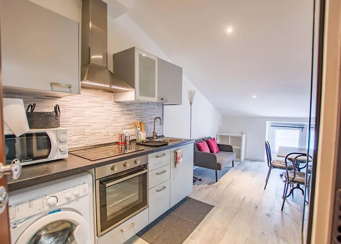 Al Teatro Апартаменти Трієст