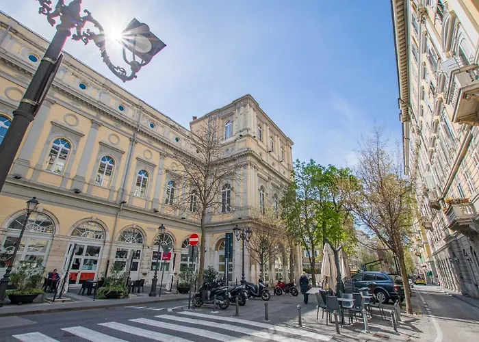 Al Teatro Apartment *